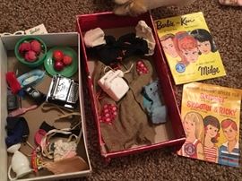 Midge and Barbie accessories