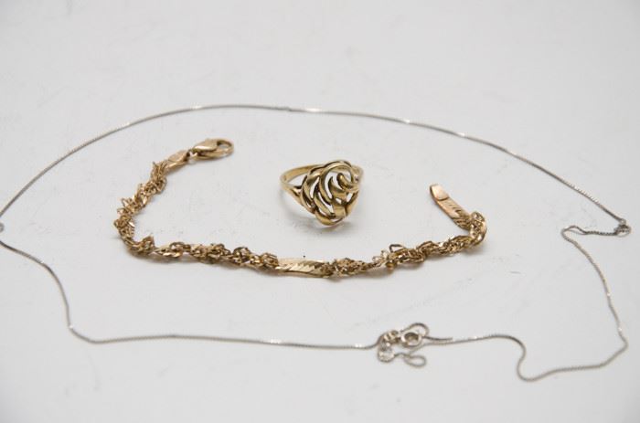 14K Gold Jewelry Assortment http://www.ctonlineauctions.com/detail.asp?id=668240
