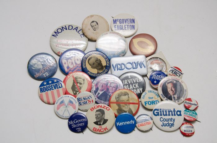  Vintage Buttons/Pins, Nixon, Reagan, Perot  http://www.ctonlineauctions.com/detail.asp?id=668283