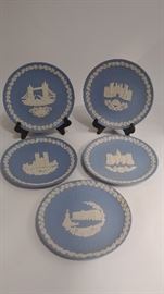  Wedgwood Christmas Plate in "Jasper"   http://www.ctonlineauctions.com/detail.asp?id=668312