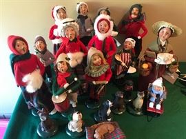Byers Choice carolers