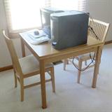 Expandable wood desk/table