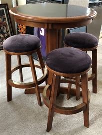 Bar Table w Stools