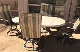 Patio Table w 4 Swivel Chairs