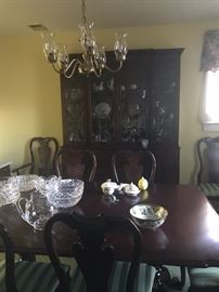 Kittinger Queen Anne Drop Leaf Table