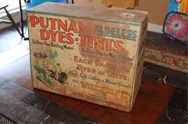 Antique Putnam Dyes store display with original  dye packets
