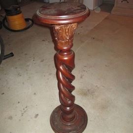 WOODEN PEDESTAL WITH TWISTED BASE
