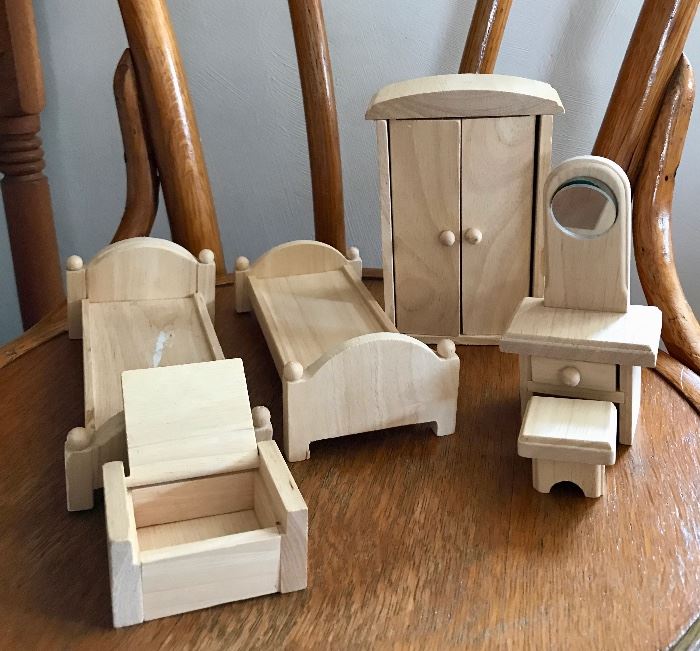 Doll House with Multiple Sets of Furniture 
