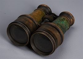 Offered are French Lemaire Military Galilean Binoculars from the 1890s. The solid brass binoculars come with the telemeter attachment. Each eye piece is marked with Lemaire Fabi, Paris and has a double 'spade' mark. The brass needs to be polished and is patina on one side. The glass and lenses are in good condition. Please see the photos for more details.