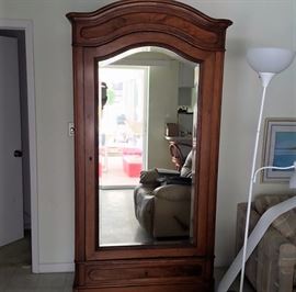 Early 20th Century armoire 