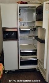 General Electric No Frost Side by Side Refrigerator