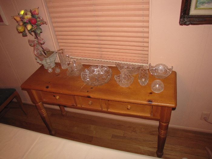 A dining room side table.