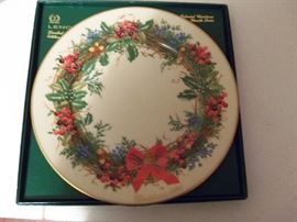 Lenox Christmas Plate - new in box