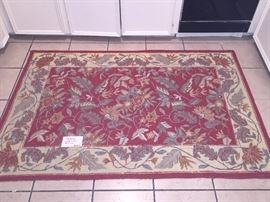 Safavieh 100% Wool Rug 3.9 x 5.9     - $85 / OBO