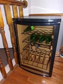 Wine refrigerator