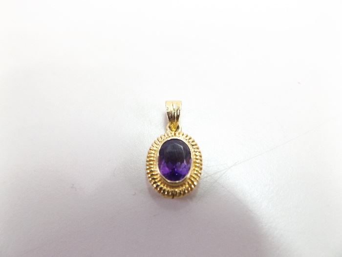 18k Gold Pendant with Amethyst Stone (1.9 grams Total Weight)
