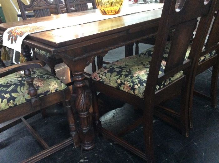 Carved Legs and Carved Rope Trim around edge of table