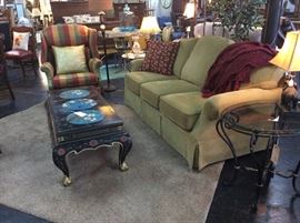 Flexsteel Upholstered 3-Cushion Sofa