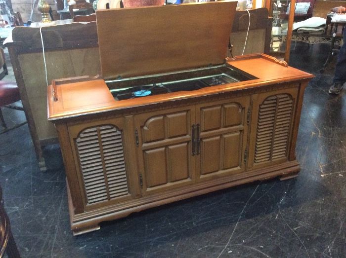 RCA Vintage Stereo Cabinet