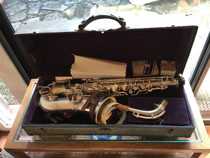 Buescher alto saxophone in case