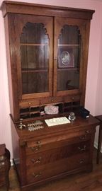 Stickley cherry secretary with open pigeon holes, hinged lid & extendable writing surface