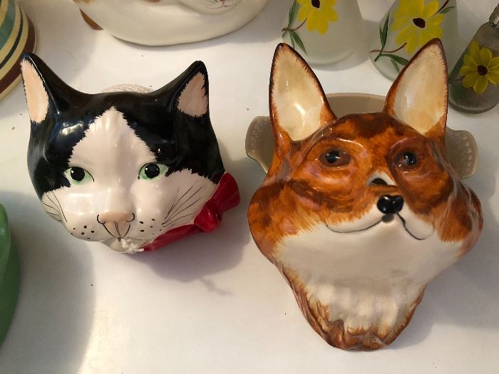Cat and fox string holders