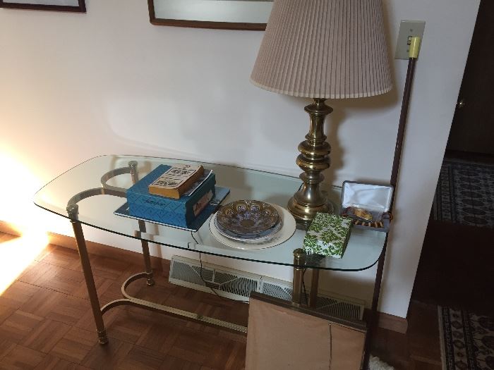Glass top side/entry table