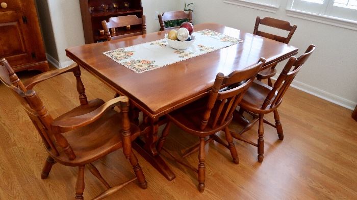 Vintage Cushman Company Dining Set w/Pull Out Extensions
