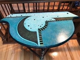 MEMPHIS STYLE TABLE