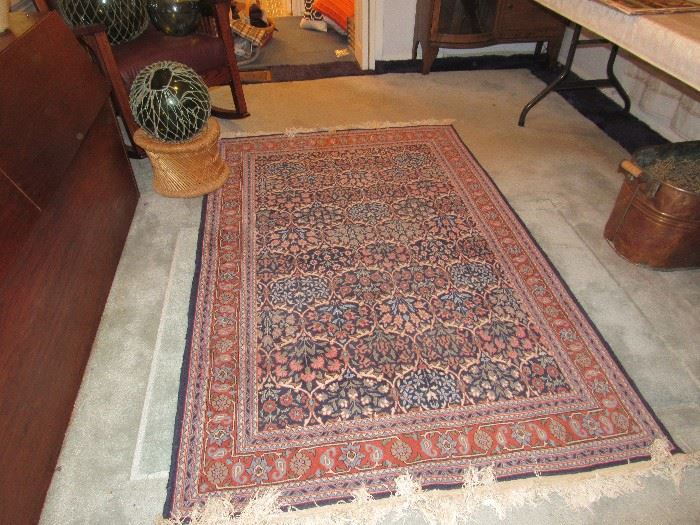 very nice Turkish area rug, about 5x7. excellent condition and color