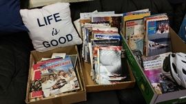 Hydroplane brochures, programs, magazines