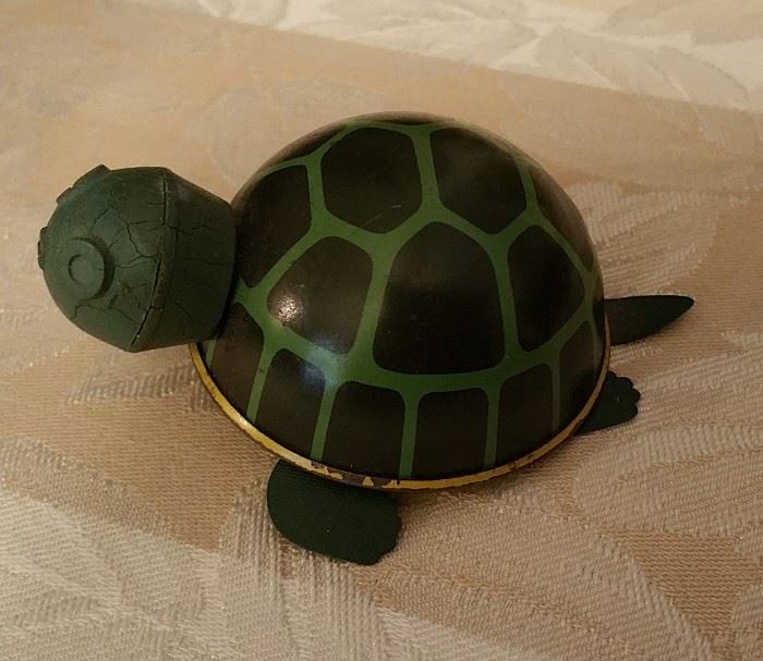 friction turtle by Lehmann