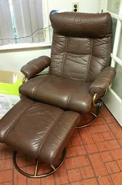 Ekornes Stressless chair and ottoman, made in Norway - NICE!