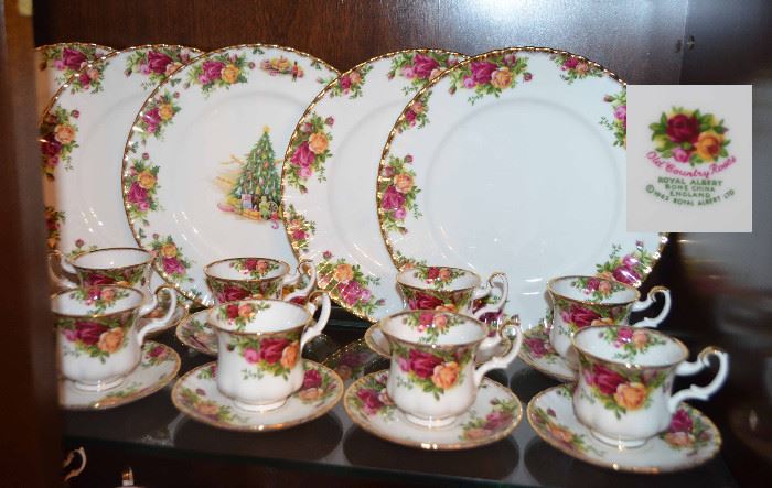 Royal Albert Bone China, England "Old Country Roses"
144 pieces