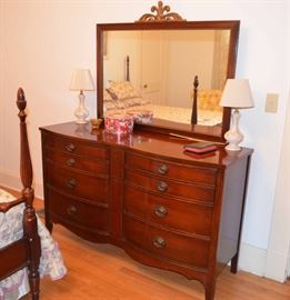 Mahogany Federal style dresser & mirror - Dixie Furniture Co.