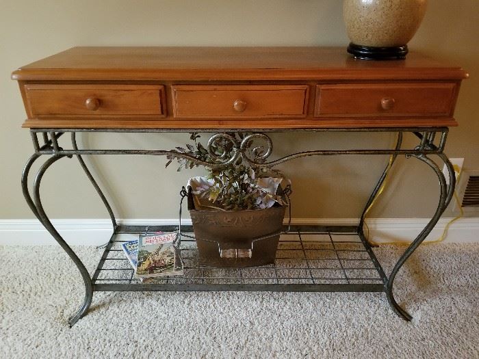 Sofa table/bakers rack. we do have the top part will be assembled for the sale