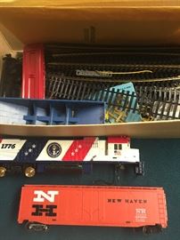 Train Tracks, HO Scale Tyco RTR Model Train NH New Haven 50' Plug Door Box Car 35688, 
LIONEL SPIRIT OF 76 CABOOSE THE PATRIOT 1776 O GAUGE train freight 6-82427 