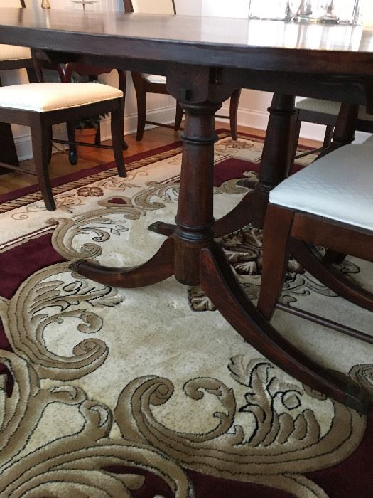 Broyhill Dining Set table six chairs, 2 arm chairs, rug is sold