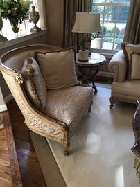 Oversized Marque chair Pallazzo silver brush 40"x42"