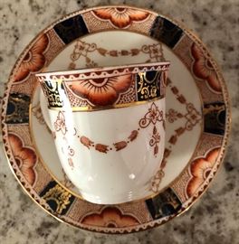 Collection of Cups & Saucers: Colelough
