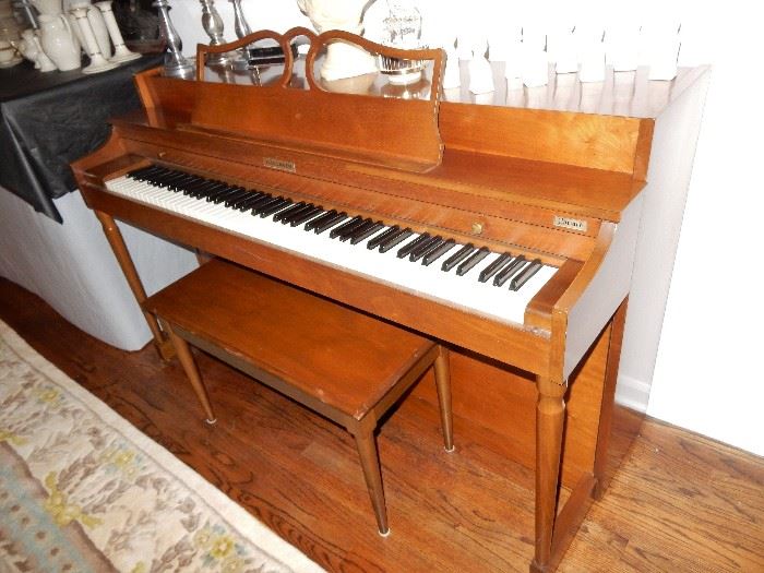 Baldwin-Howard Upright Piano  # 918238