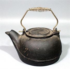 Cast Iron Tea Kettle, 8" Diameter