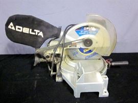 Delta 10" Compound Power Miter Saw Model# 36-075, 60 Hz, 5200 RPM, Includes Manual, Powers Up