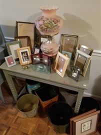 Gone with the wind lamp and frames