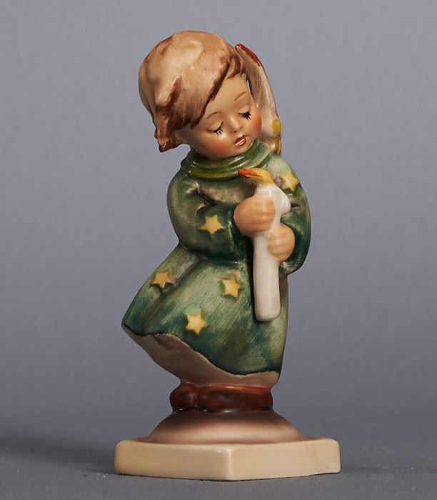 Offered is a previously-owned Hummel figurine. The box is not included but the porcelain is undamaged. Please see the photos for details.