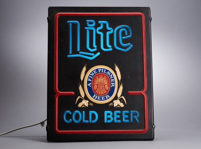 Offered is a vintage Miller Lite 'A Fine Pilsner' lighted sign in working condition. This sign puts off a vibrant light and would be a great addition to a Breweriana collection. Please see the photos for more details.