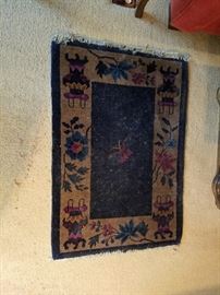 Small Chinese Rug - hand knotted 100% wool