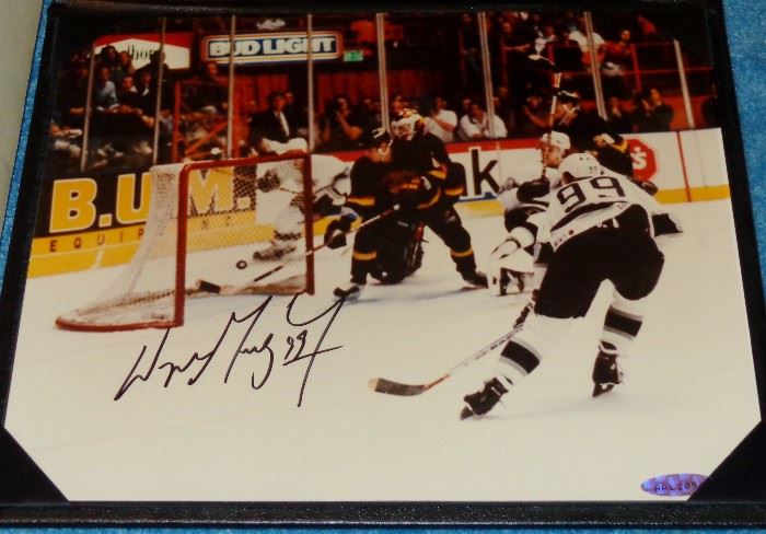 ST. LOUIS BLUES WAYNE GRETZKY # 99 AUTOGRAPHED PHOTO NHL HOF