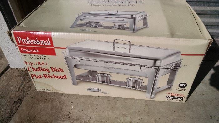 Professional chafing dishes