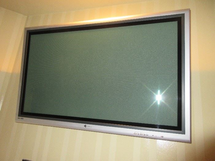 Flat screen TVs variety of sizes